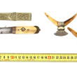 Petit couteau ancien en métal travaillé 