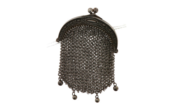 Petit porte-monnaie en argent et maille 