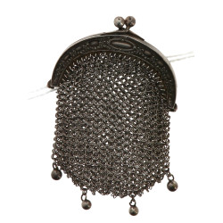 Petit porte-monnaie en argent et maille 
