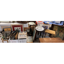 VIDE RESERVE de bibelots divers, tableau