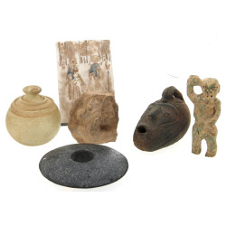 Lot d'objets souvenirs de voyage : récip