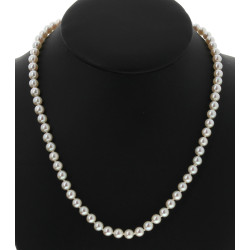 Collier shoker de 71 perles de culture, 