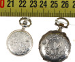Deux petites montres de col, l'une ancie