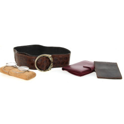 Porte-feuille FURLA dans les tons auberg