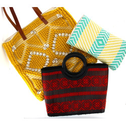 Lot comprenant 2 sacs d'été, un repose t