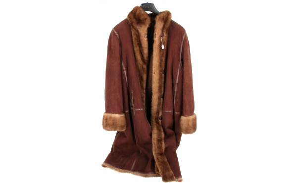 Manteau style pelisse en mouton retourné