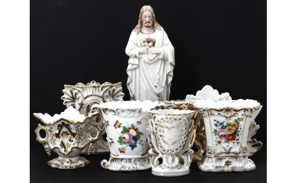 CHRIST au sacré cœur, sujet en porcelain