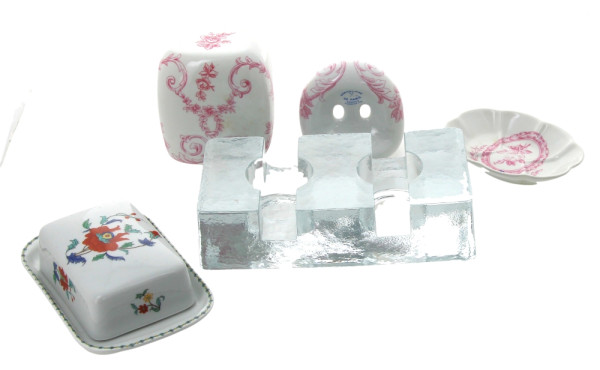 PORCELAINE de PARIS - Beurrier couvert d