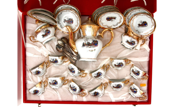 Service à café en porcelaine décor de ca