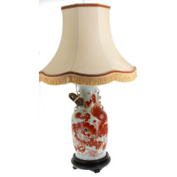 CHINE - Vase en porcelaine blanche et co