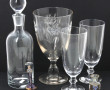 9 grands verres en verre sur piédouche, 