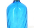 Bouteille d'eau de setz en verre bleu