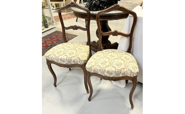 Paire de chaises enfants de style Louis 