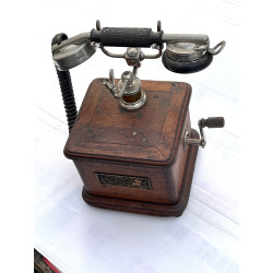 Téléphone en bois modèle 1910