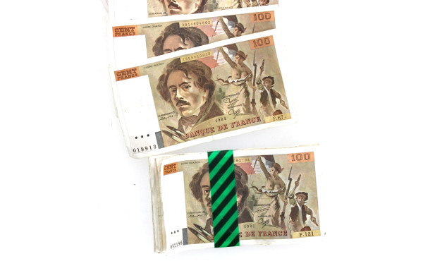 Lot de 24 billets de banque 100 F Delacr