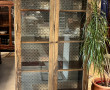 Meuble vitrine moderne ouvrant à 2 porte