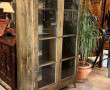 Meuble vitrine moderne ouvrant à 2 porte