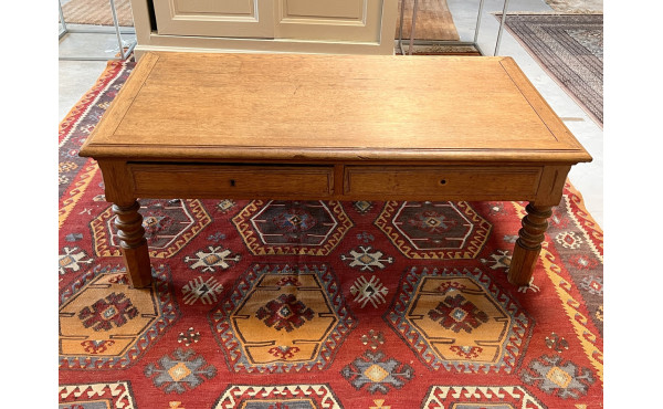 Table basse en chêne ouvrant à 2 tiroirs