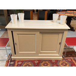 Buffet bas en bois peint crème ouvrant à