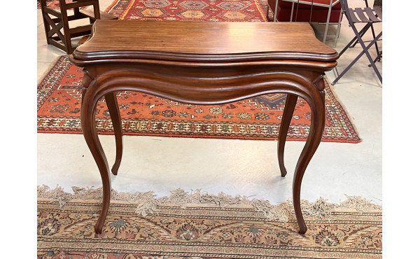 Table à jeux pouvant servir de console e