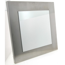 Miroir de forme carrée en acier brossé. 