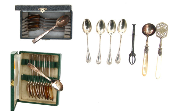 Petite pelle et petite cuillère en métal
