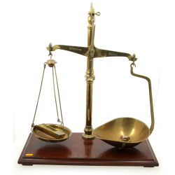 Balance anglaise en laiton, avec ses poi