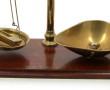 Balance anglaise en laiton, avec ses poi