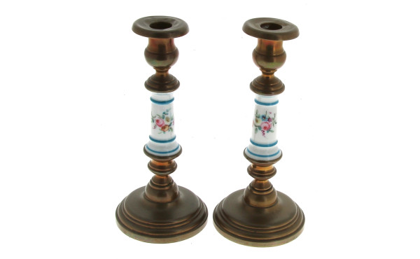 Paire de bougeoirs anciens en laiton et 