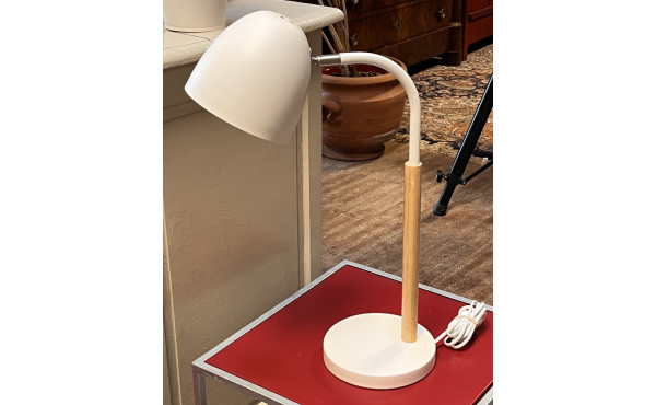 Lampe moderne à poser en métal blanc, mo