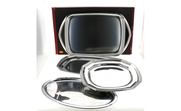 4 plats en inox dont un de marque Guy De