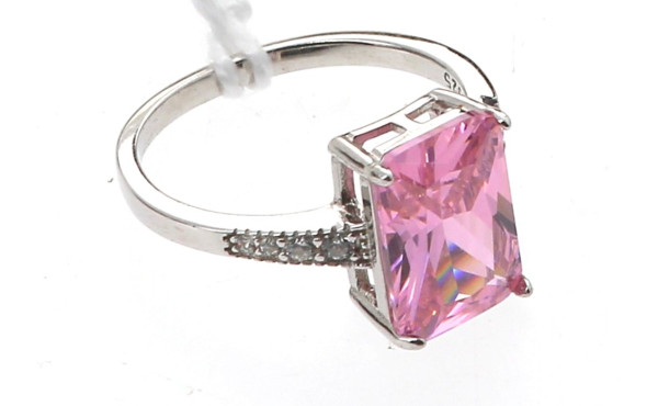 Bague en argent 925ème sertie d'un stras