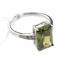 Bague en argent 925ème sertie d'un stras