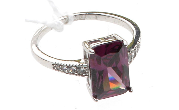 Bague en argent 925ème sertie d'un stras