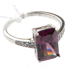 Bague en argent 925ème sertie d'un stras