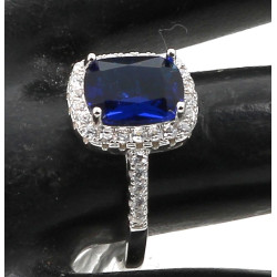 Bague en argent 925ème sertie d'un stras