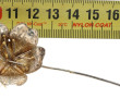 Epingle à chapeau en forme de fleur en a