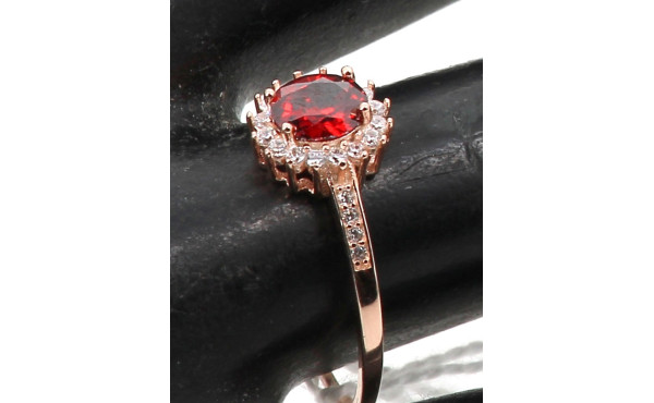 Bague en argent 925ème sertie d'un stras