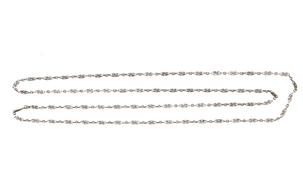 Long sautoir ancien en argent, travail f