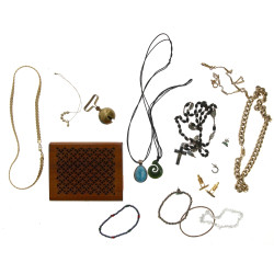 Joli coffret en bois exotique ajouré et 