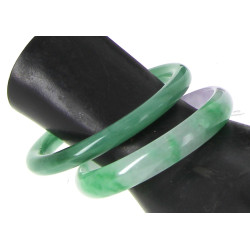 Deux joncs en jade, provenance Chine