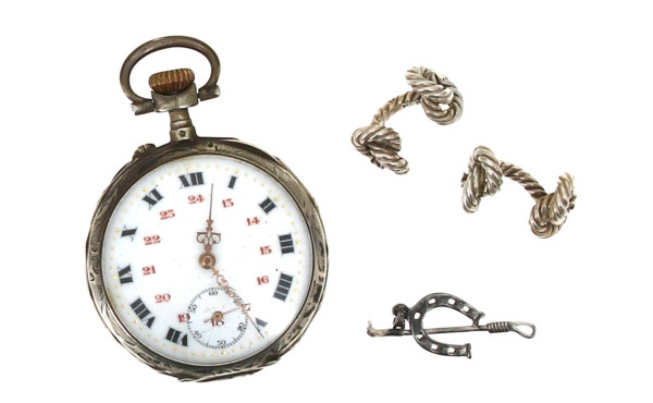 Lot comprenant une montre gousset en arg