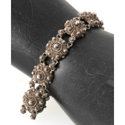 Bracelet en argent travaillé, travail as