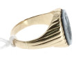 Bague chevalière en or jaune et armoirie