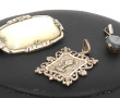 Lot comprenant une médaille religieuse e