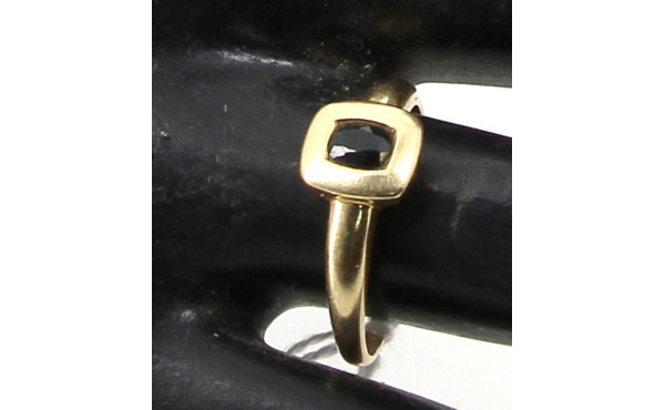 Bague en or jaune 18 cts sertie d'un sap