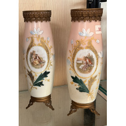 Parie de vases 1900 en verre opalin et m