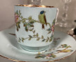 6 tasses et 6 sous tasses en porcelaine 