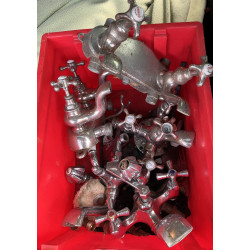 Caisse de robinets doubles de salle de b