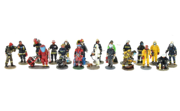 POMPIERS - 20 figurines en plomb de pom